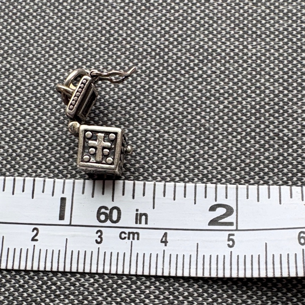 Silpada Remembrance Charm Pendant with closure